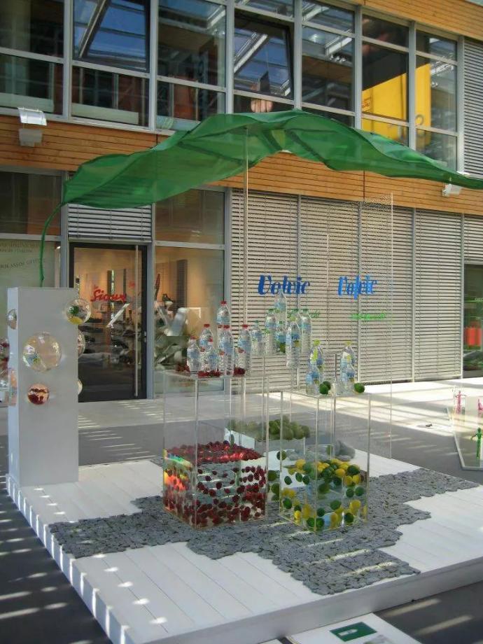 Acryl Acryl Würfel darstellung auf einer Messe